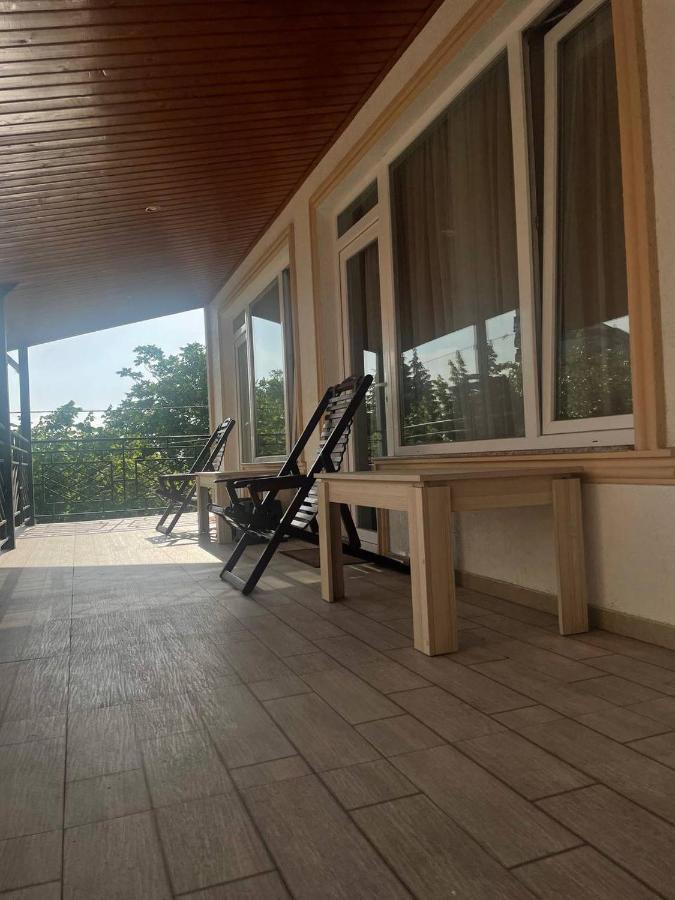 Guest House Nino Makhinjauri Exteriör bild
