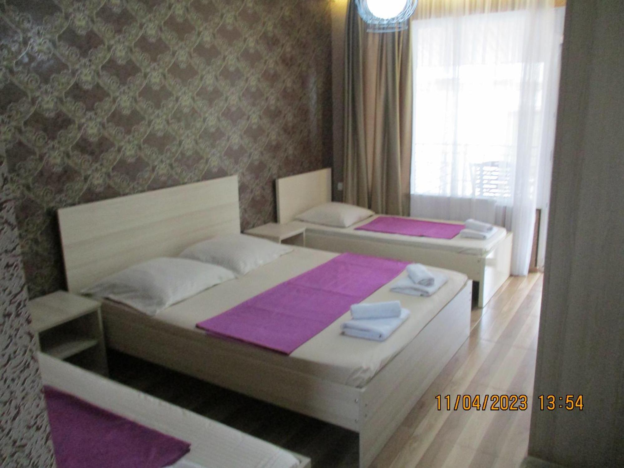 Guest House Nino Makhinjauri Rum bild