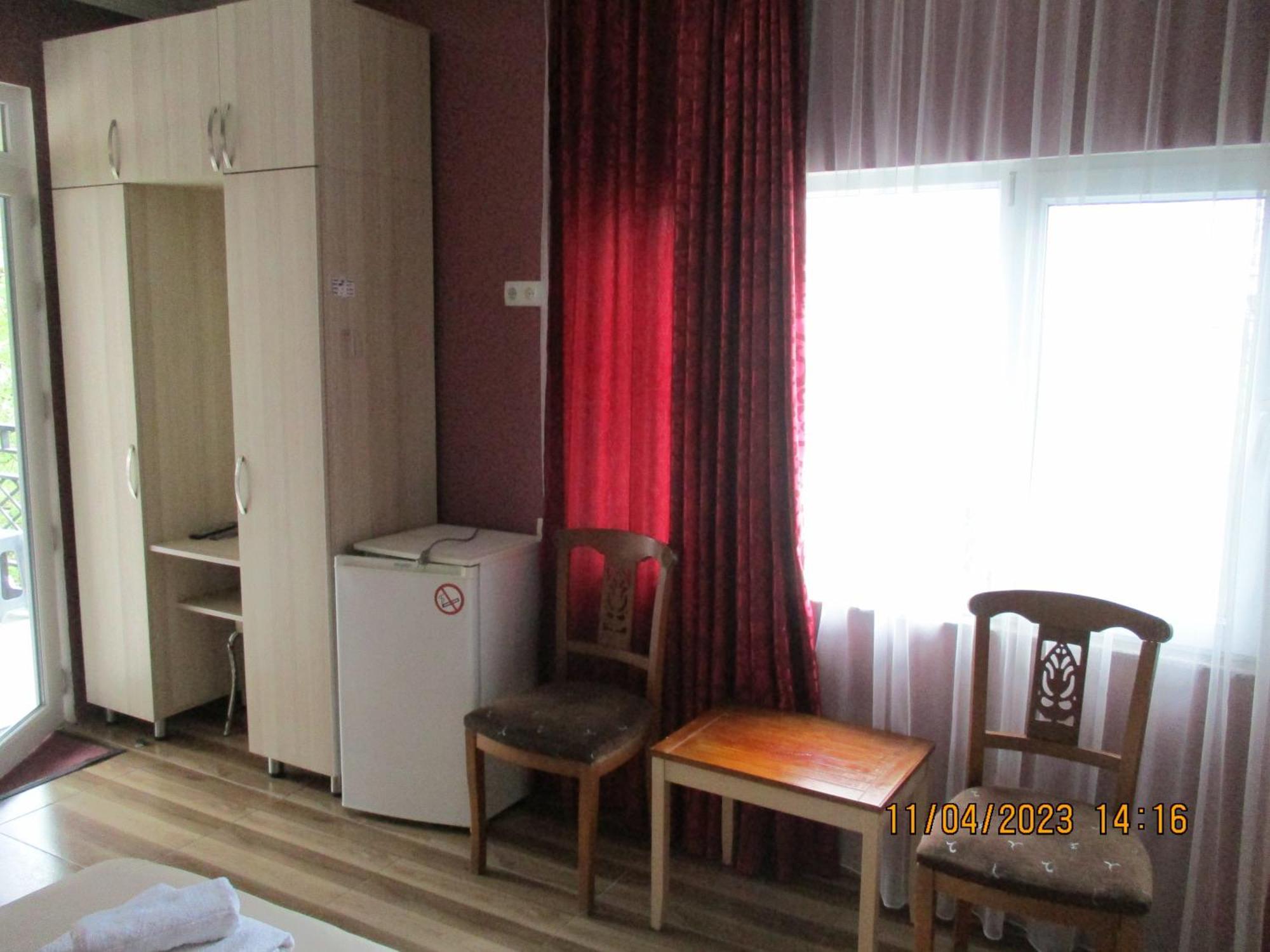 Guest House Nino Makhinjauri Rum bild
