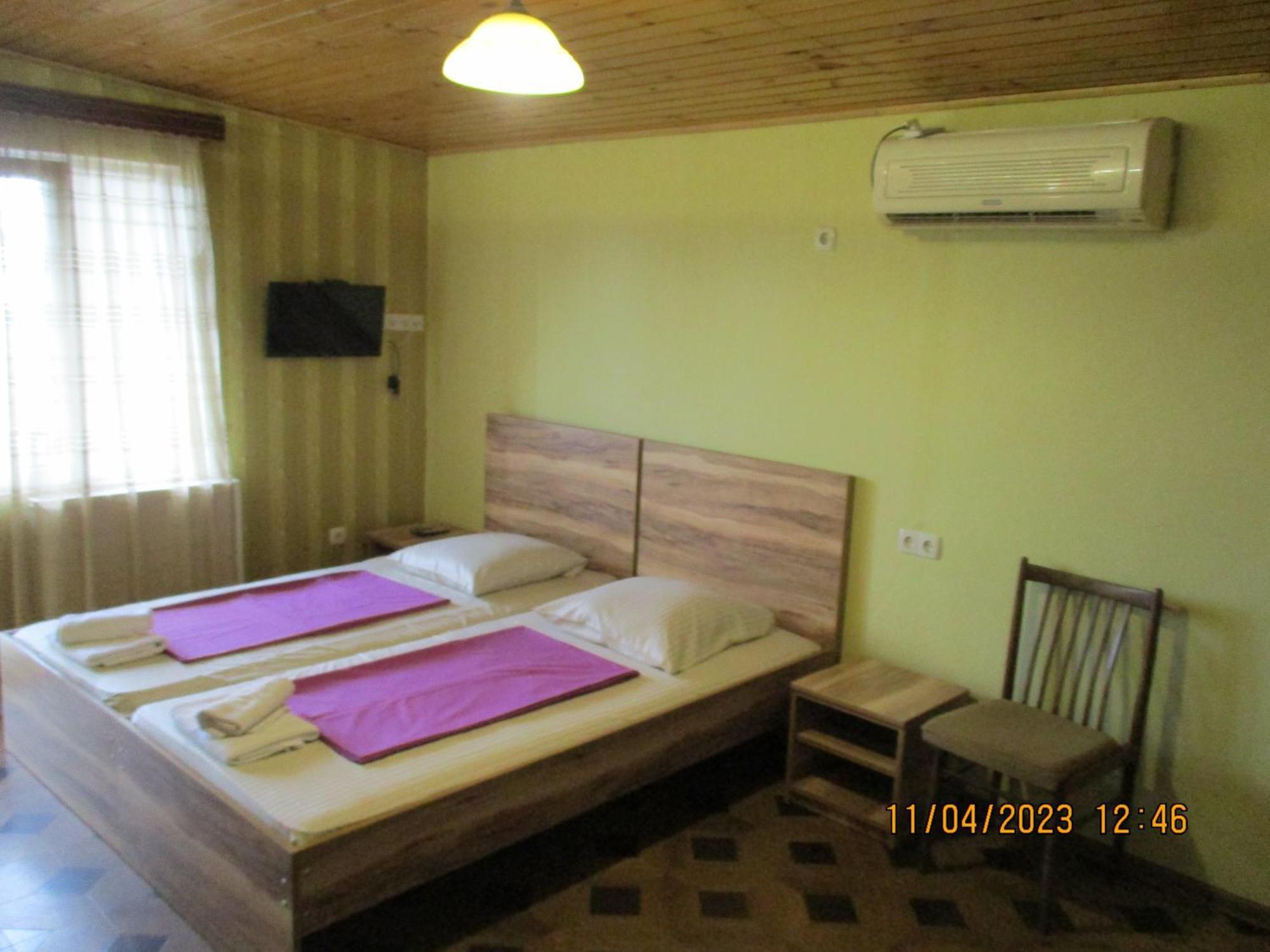 Guest House Nino Makhinjauri Rum bild