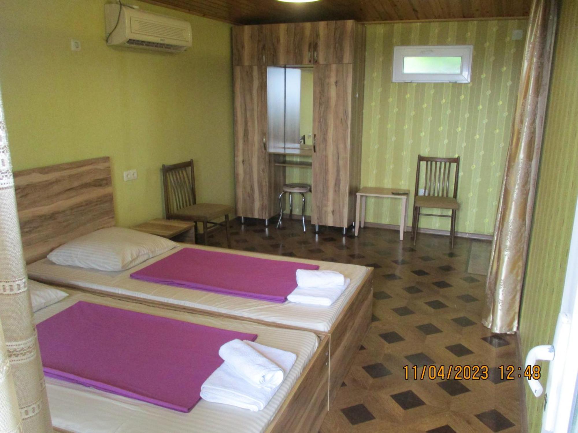 Guest House Nino Makhinjauri Rum bild