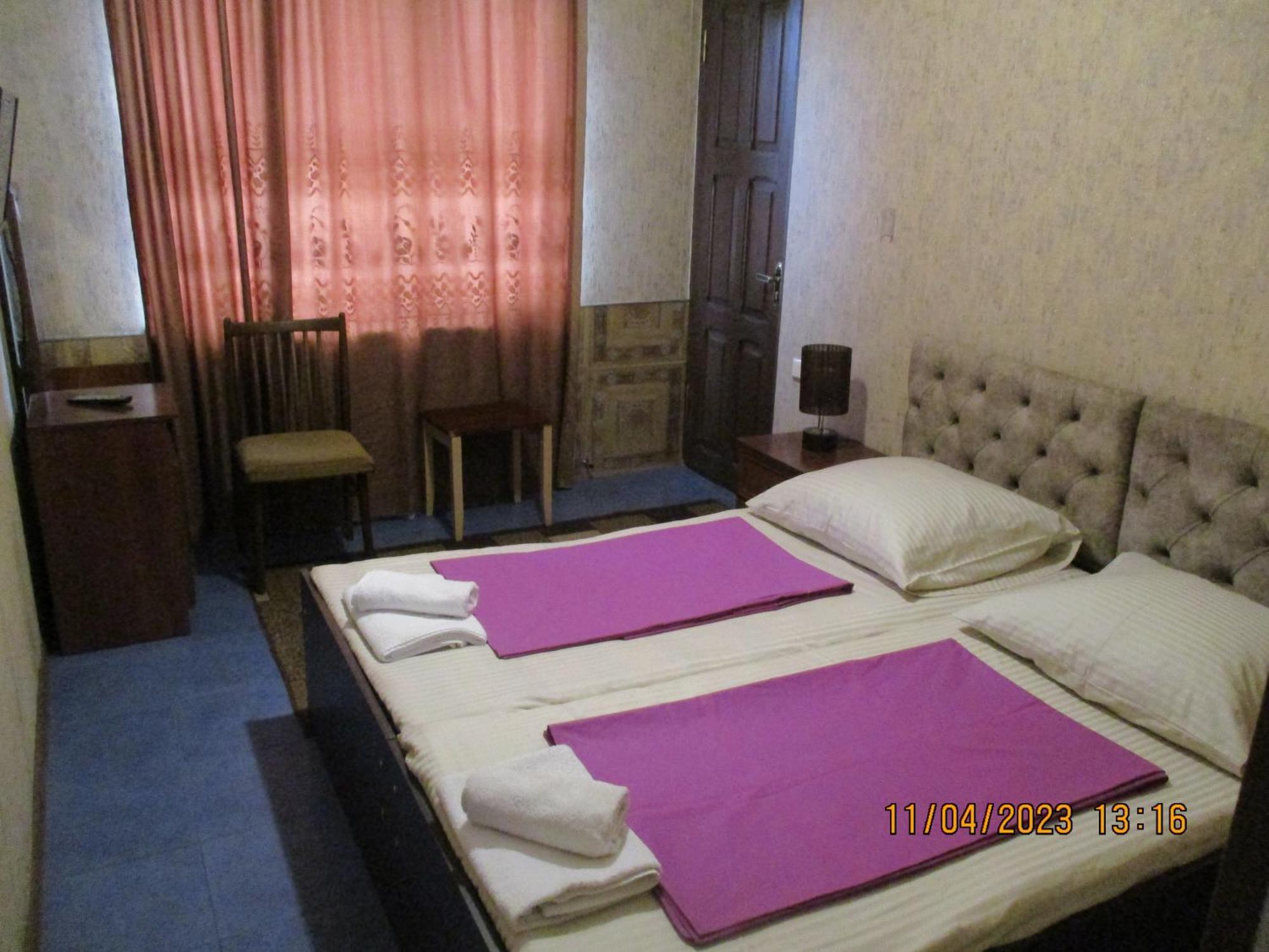 Guest House Nino Makhinjauri Rum bild